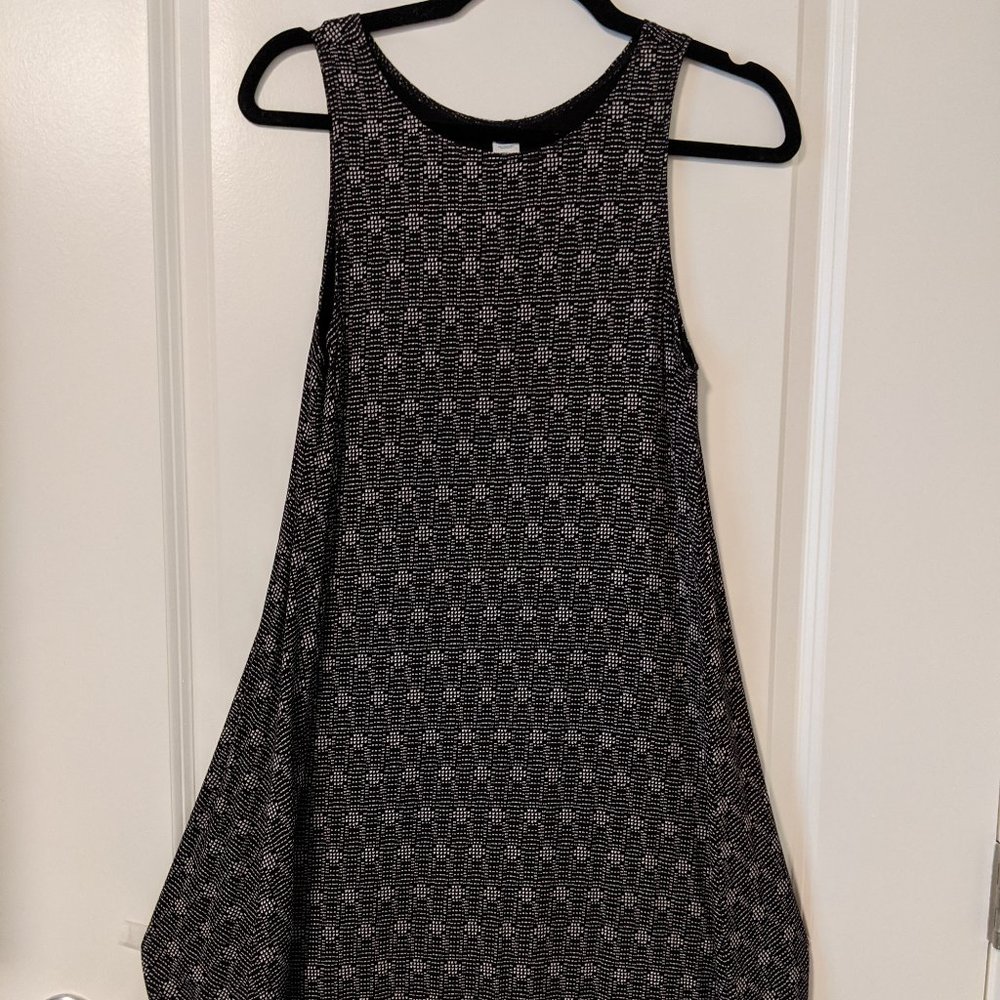 Old Navy - Black and White Sleeveless Swing Dress - Size M